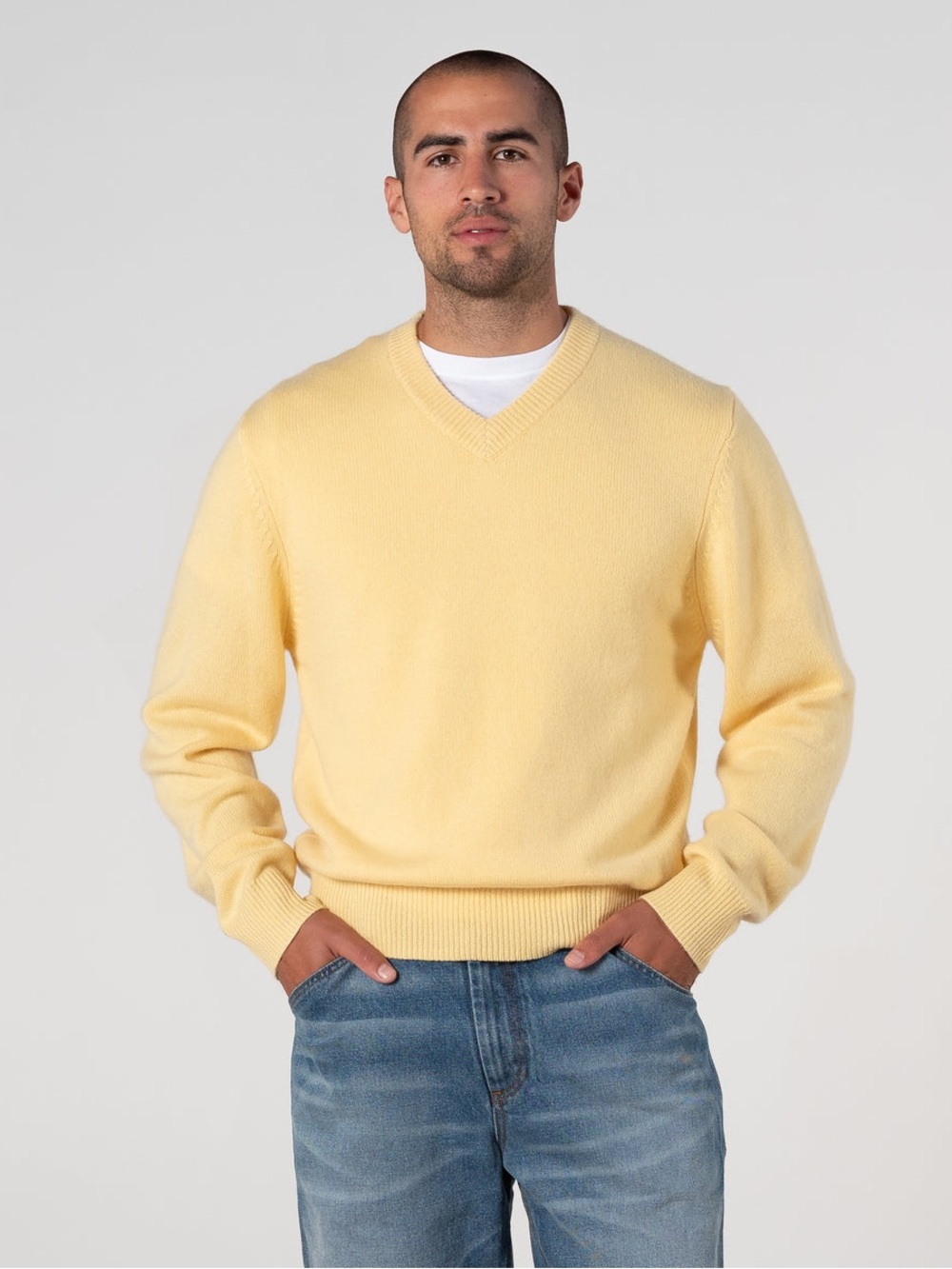 Black Brown 1826 100% Cashmere V Neck Sweater Men’s XL Butter Yellow Soft Knit